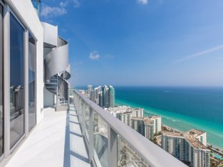 2BR Penthouse Ocean View at Hyde Beach House