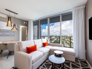Private 3BR Bay View at Hyde Beach House