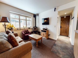 Mammoth Estates 103 Great Value Studio, Steps from The Village, Gondola and more.