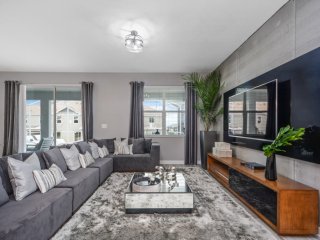 Luxury Champions Gate Home | Pool, Spa &amp; Theater