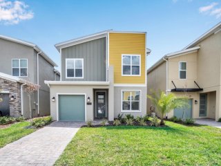 "Boutique" Style Home Near Disney!