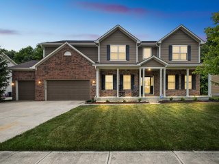 Spacious 4,700 Sq Ft Carmel Home: Designed for Extended Stays, Relocations &amp; Groups, Pet Friendly
