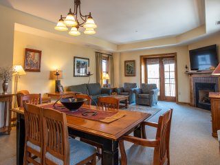 2BR Condo with Balcony over Mountaineer Square