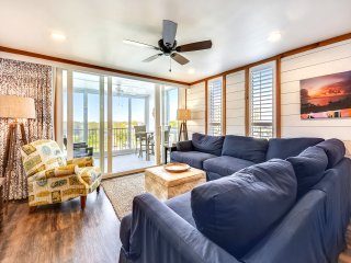 DP 601C is a Gorgeous 2 BR with Boat Slip