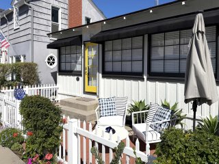 118 Emerald A&B | Lovely Balboa Island 5 Bedroom Duplex