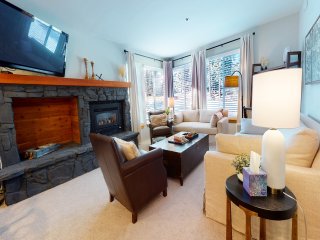 Silver Bear 21 Updated, Light and Bright, Walk to Canyon Lodge and Gondola