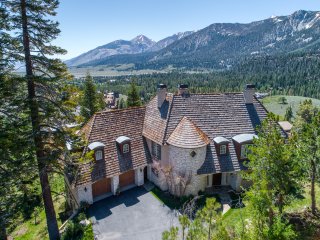 Juniper Ridge 16 5000 sq ft, Grand Chateau at Eagle, Expansive Mountain Views