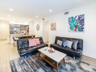 Fully furnished 3 Bedroom Apartment on Poinsettia Place