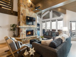 Trail's End Lodge at Deer Valley Resort- Three Bedroom Residence with Den and Spa #302