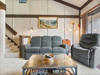 Relaxing, Well Furnished Condo!- Creekside #29