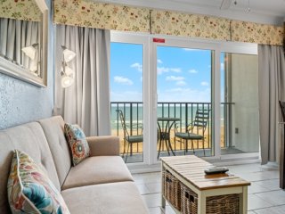 Southern Comfort- Expansive views of the ocean and beach! Newly renovated plus top grade linens!