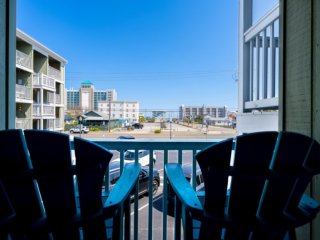 Life's a Beach- walk to everything in historic Carolina Beach!