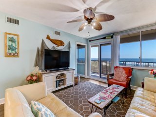 Beach Style Condo includes Smart Speaker and Beach Access