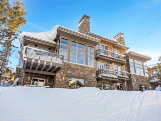 Luxury Five Bedroom Private Home with Stunning Park City views