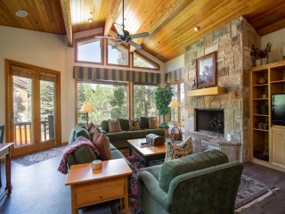 Double Eagle at Deer Valley Resort- Three Bedroom Condo with Hot Tub #17