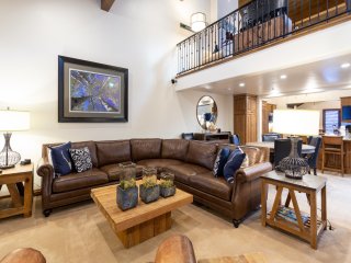 Ridgepoint at Deer Valley Resort- Three Bedroom with Hot Tub #124