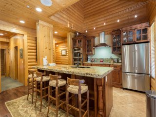 Chaparral at Deer Valley Resort- Three Bedroom Condo with Hot Tub #102