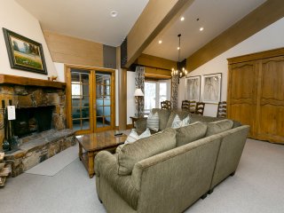 Luxury Three Bedroom Suite with Three Kings