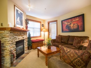 3306- One Bedroom + Den Deluxe Powderhorn Lodge