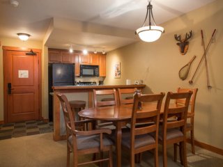 1310- One Bedroom + Den Standard Eagle Springs West