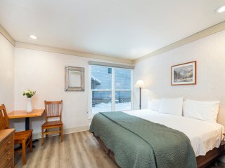 Mountainside Inn 202