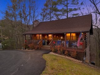 ER107- Smoky Mountain Charm