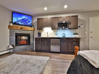 Killington Center Inn &amp; Suites- 0 Bed 1 Bath Sleeps 4- 1Q SS (Deluxe)