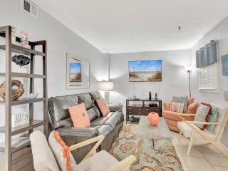 Snow Lion on the Beach- Indoor & Outdoor Pools!