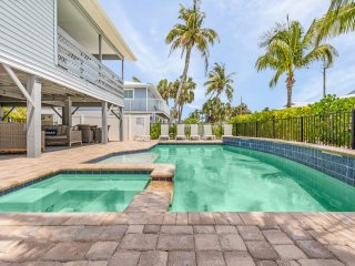 231 Shells N Sunshine Charming Oasis: Heated Pool, Spa