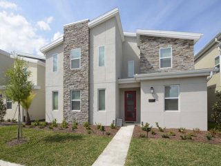 Storey Lake 8 Bed Lake Front Pool & Spa- 1684STR
