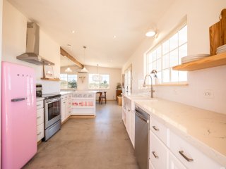 Flamingo Ranch- Dreamy Desert Design with Hot Tub