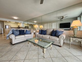 Pelican Beach 1414