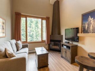 Cahilty Hotel and Suites Studio w/Loft, T/F Bunk,SS-Sleeps 5