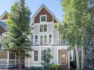 Chalet Columbia