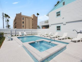 203 W. Sheepshead (Bayview Cottage)