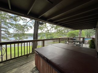 C1- Mountain Harbor Lodge cottage on Lake Ouachita