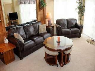 Seven Springs Stoneridge 3 Bedroom + Loft Standard Condo- sleeps 8, private deck!