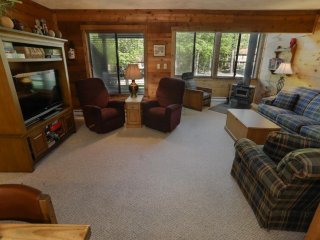 Seven Springs 3 BR Deluxe Condo, by Golf Course