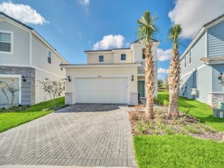 5 Bedroom Resort 5 bath Pool Home With Spa!