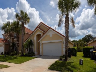 AV340RD 4 Bedroom Charming Villa in Aviana