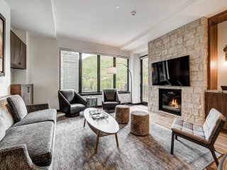 Contemporary 2 BR Condo in the Heart of Lionshead Save 20% on 7+ Nights!