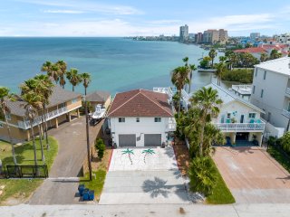 226 W. Esperanza (Gavin's Getaway)