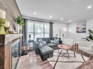 Comforting Retreat Near Woodfield Mall