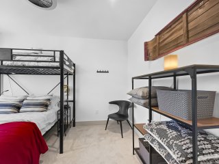541 Center Circle 3Br 3.5Ba