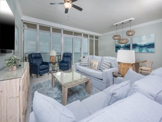 Phoenix Gulf Towers 2702
