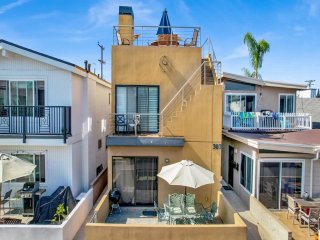 303 35th St A | Value 3bdr, 3 blocks to the Beach