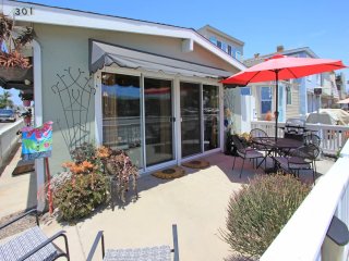 301 32nd St A | Steps to the Beach, Shops + Restaurants