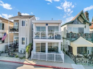 1807 W Bay B | Amazing Views of Bay Beach and Marina Park