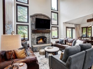 Exquisite, Private Mountain Home Retreat
