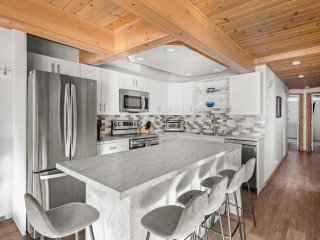 Central Aspen Condo Walk to Gondola &amp; Ruby Park- LC5